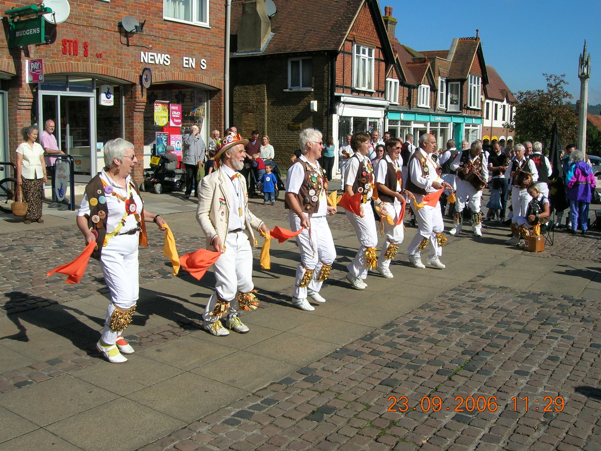 Owlswick in Wendover dancing "Jocky to the Fair"